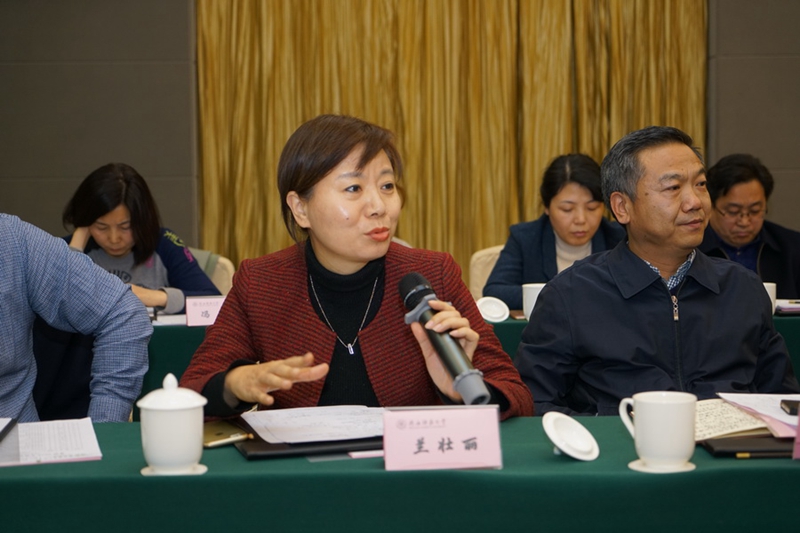 8.兰壮丽校友发言.JPG
