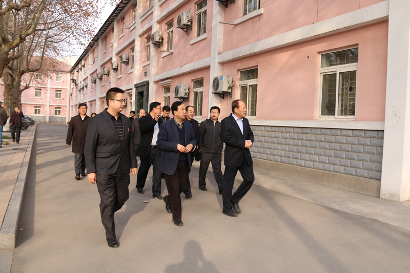 3.检查学生宿舍.JPG