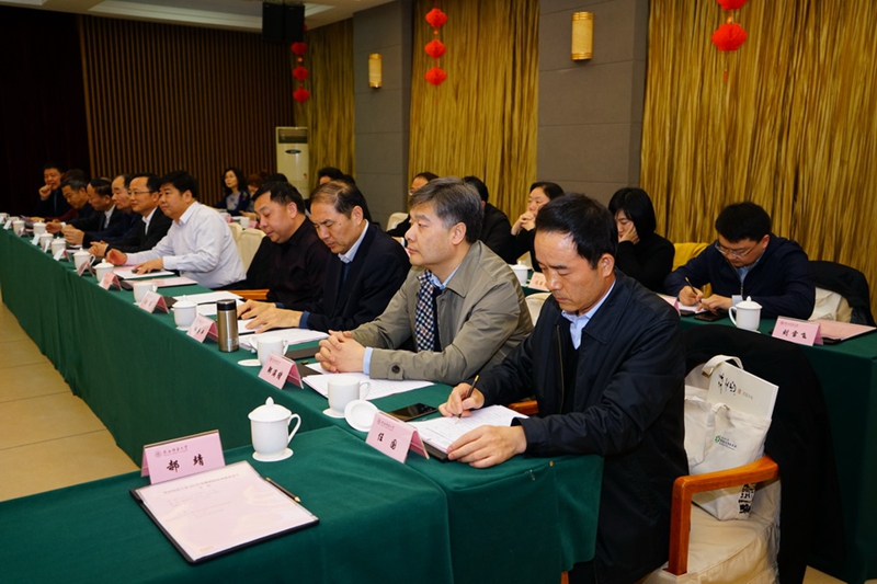 座谈会校友.JPG