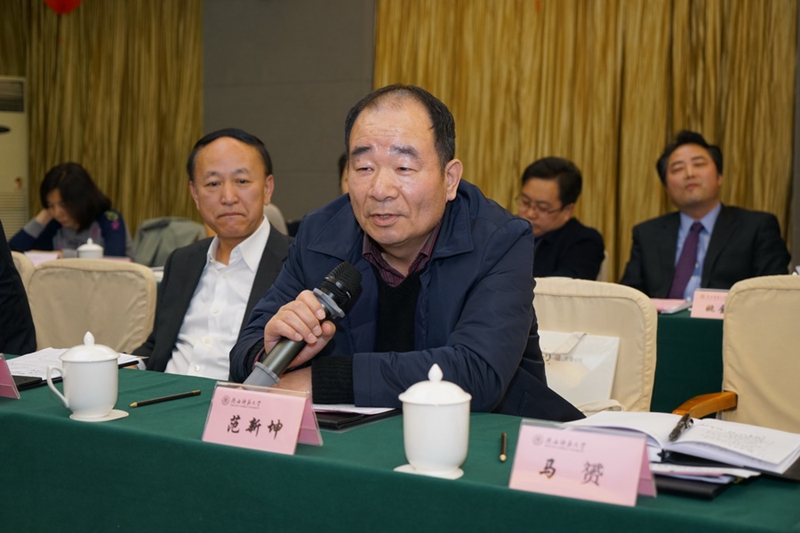 2.范新坤校友发言.JPG